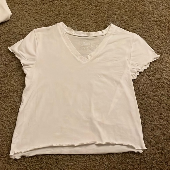 Urban rebel brand a very great brand btw Plain white V shirt trendy shirt - Picture 1 of 2